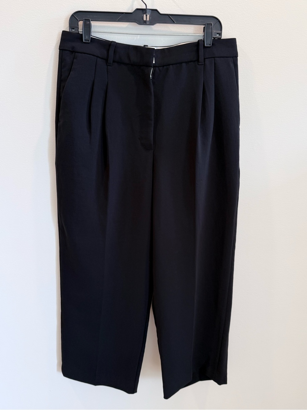 Aritzia Effortless Pants Cropped Black Clean Girl Tailored Minimalist size 14